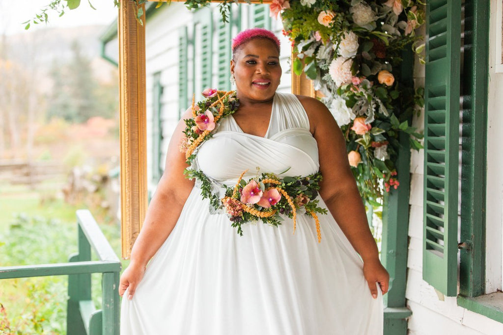 Henkaa Peony tulle convertible wedding dress, plus size model at Country Heritage Park 